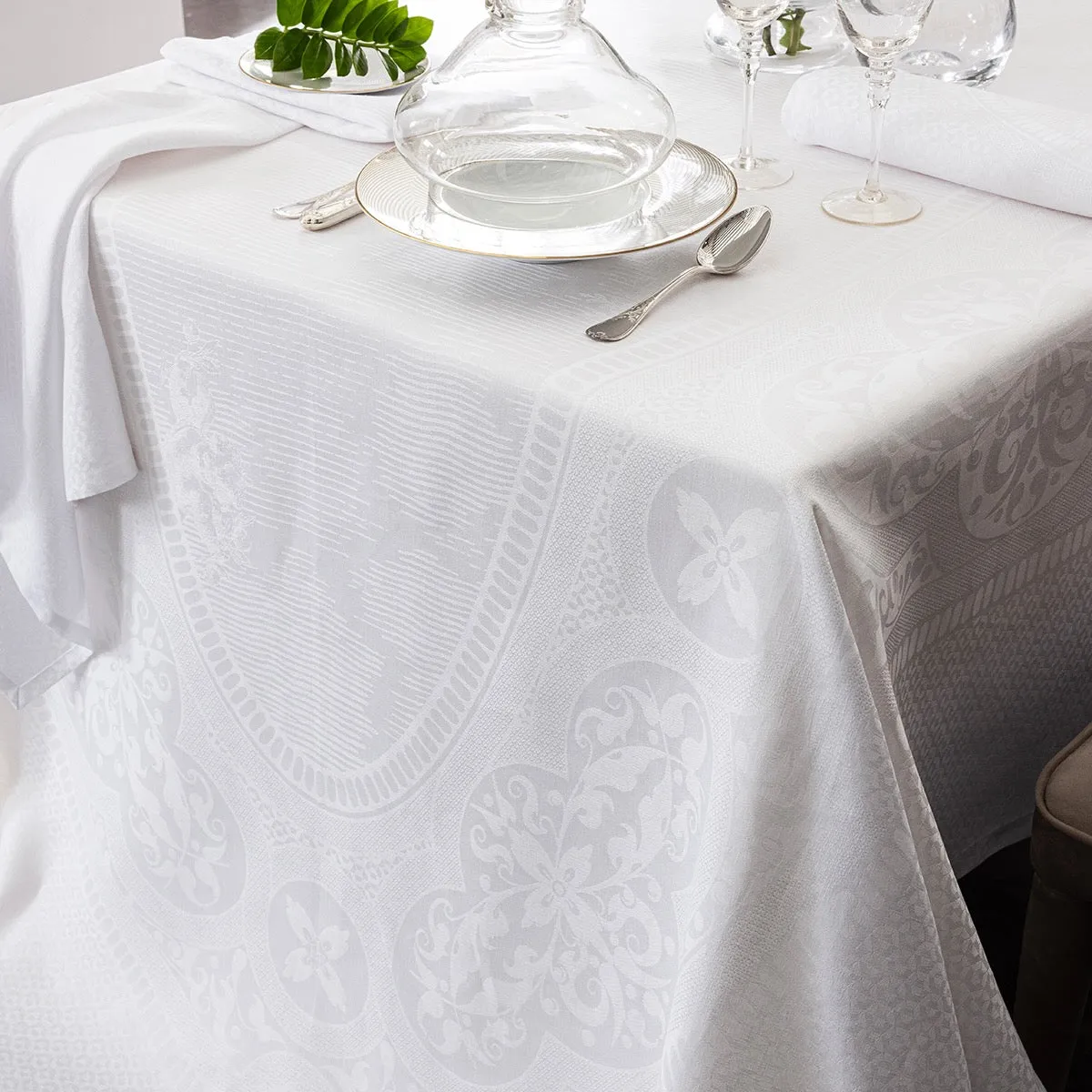 Evasion Celeste White 69" x 126" Tablecloth by Le Jacquard Français