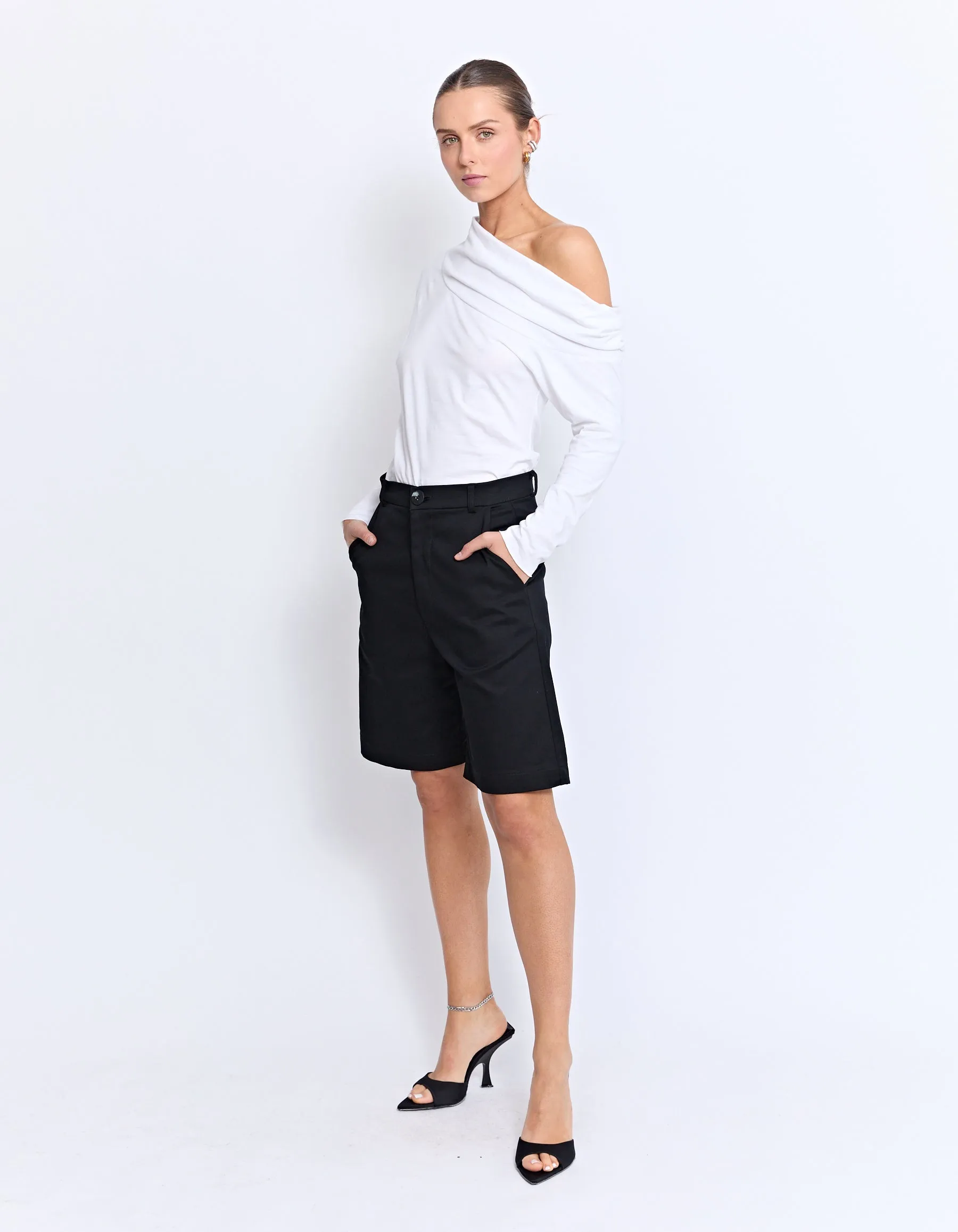 LOURDES BERMUDA SHORT | BLACK
